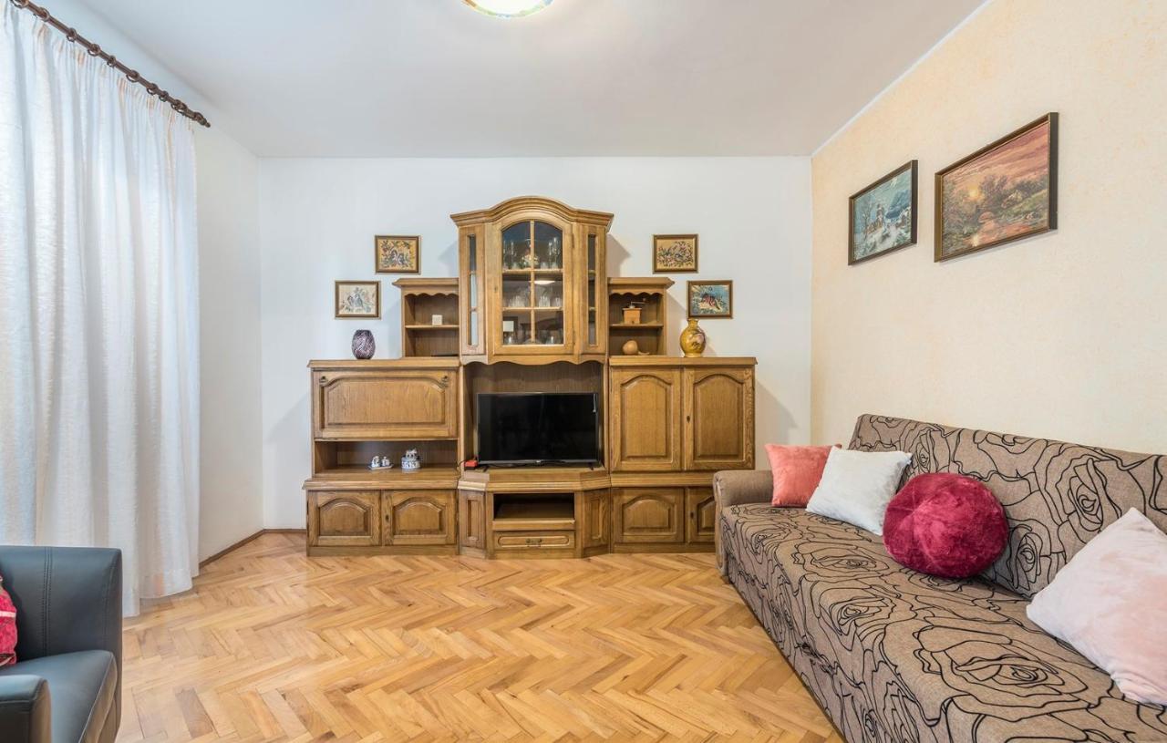 Ferienhaus Zora with Whirlpool Sveti Lovreč Pazenatički Exterior foto