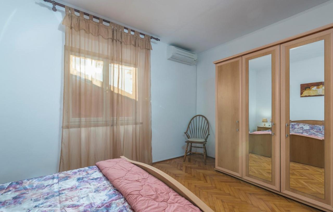Ferienhaus Zora with Whirlpool Sveti Lovreč Pazenatički Exterior foto