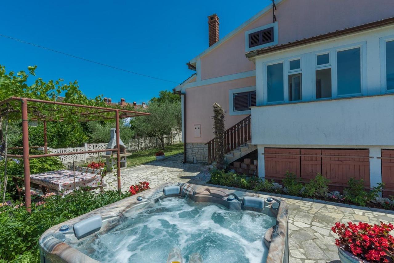 Ferienhaus Zora with Whirlpool Sveti Lovreč Pazenatički Exterior foto