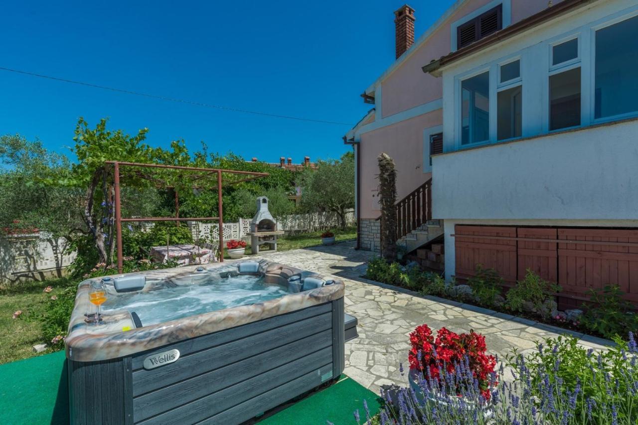 Ferienhaus Zora with Whirlpool Sveti Lovreč Pazenatički Exterior foto